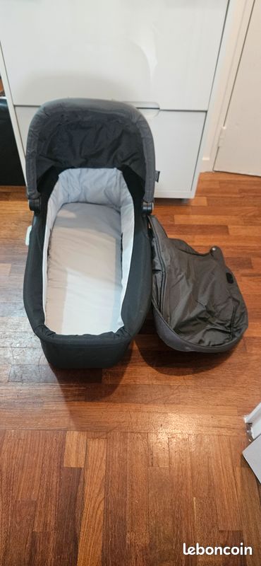 Poussette Graco trio (poussette + cosy + nacelle neuve) (image 9)