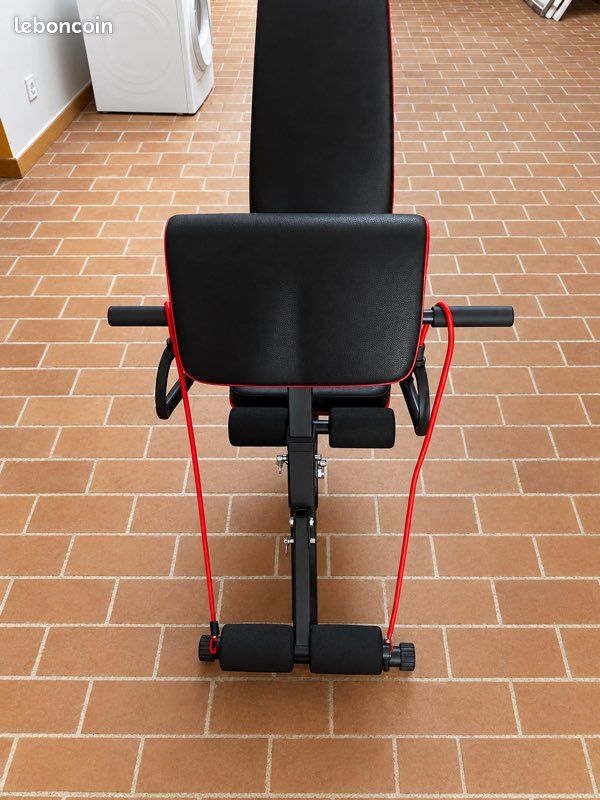 Banc de musculation et accessoires (image 1)