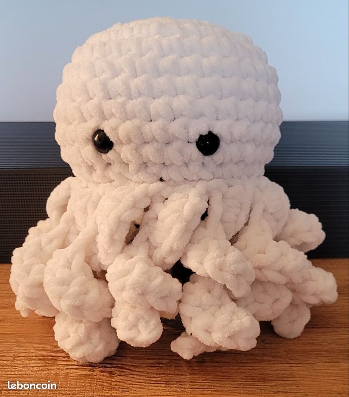 Doudou peluche poulpe amigurumi blanc (image 1)