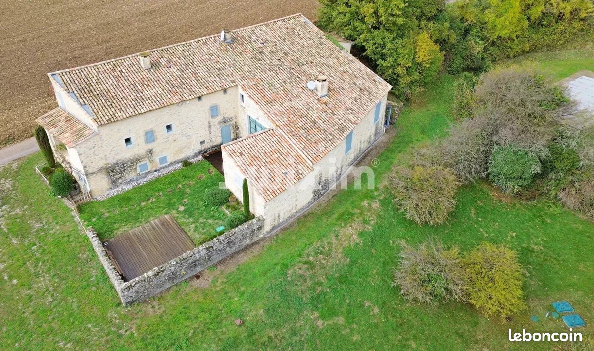 Maison 9 pièces 312 m² · à Die · 312 m² · 870 000 €