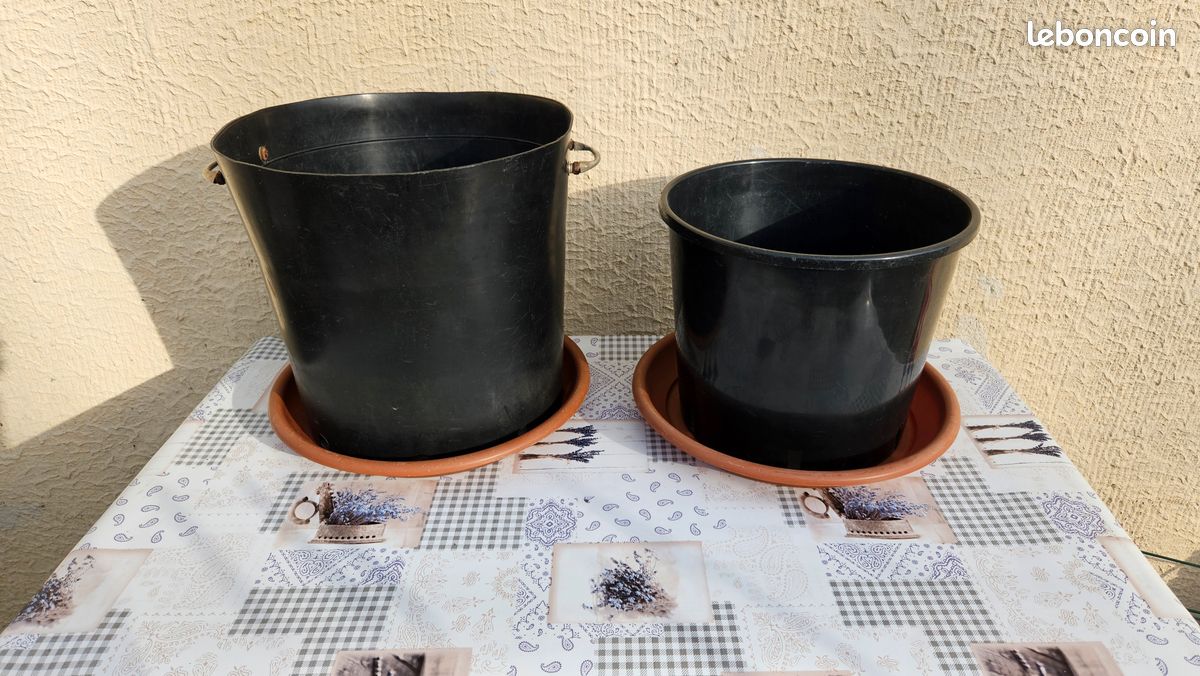 2 très grands pots et 2 soucoupes, Neufs …lot41 (image 1)