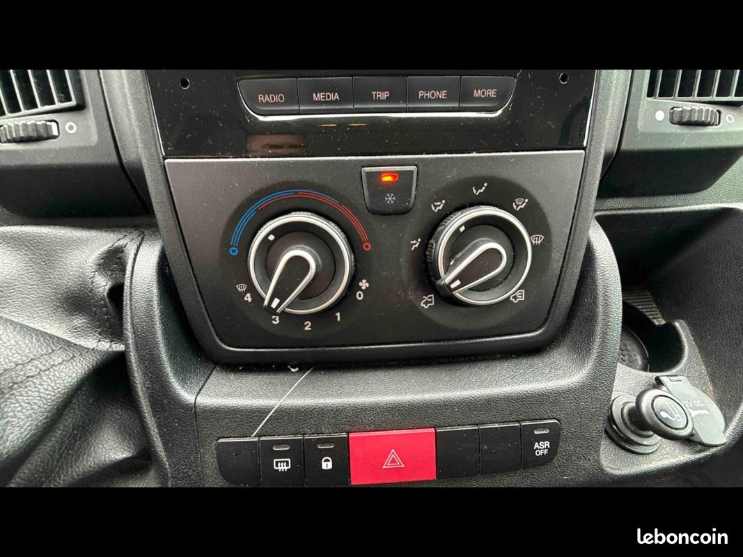 Peugeot Boxer Fg 330 L2H2 2.2 BlueHDi S&S 120ch (image 22)