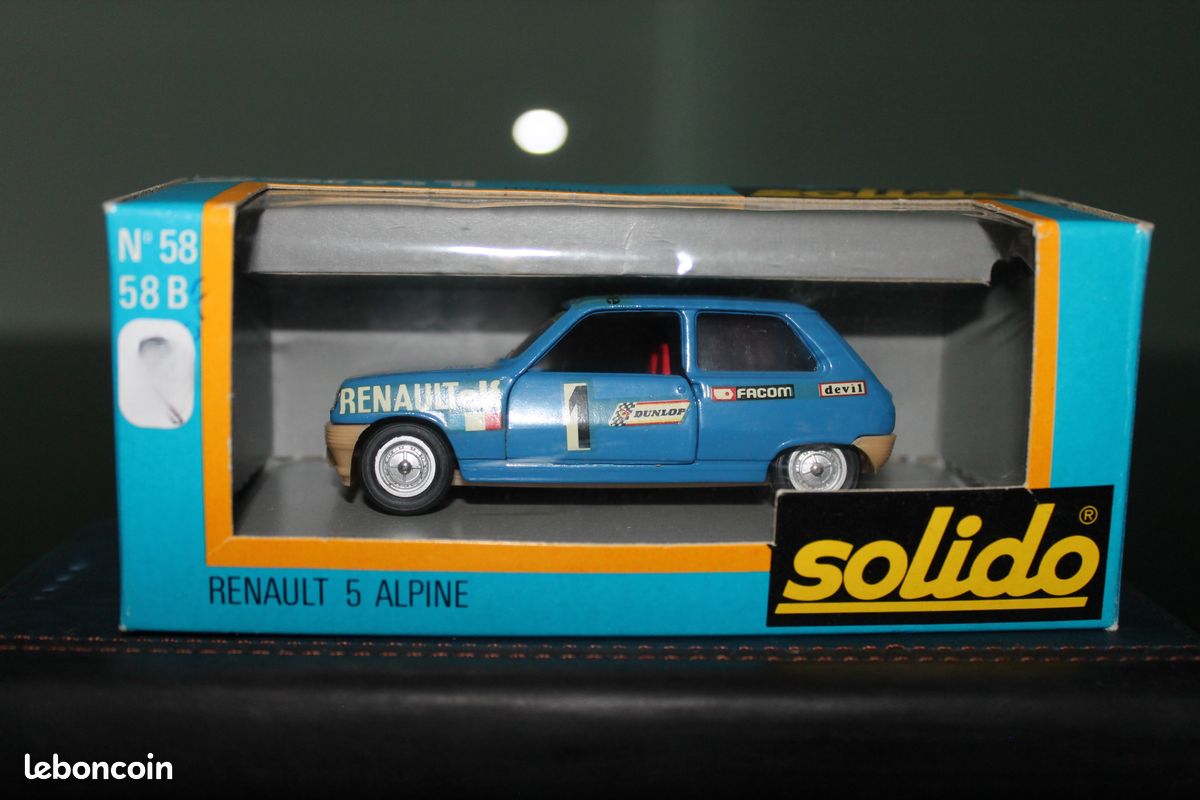 Renault 4 GTL verte (Solido) 1/18e Renault 4 GTL verte (Solido) 1/18e