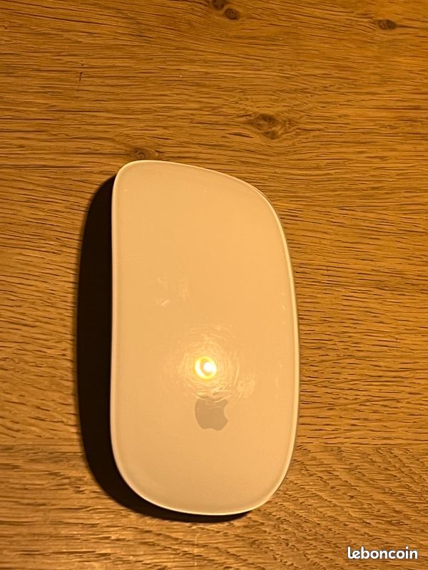 📢 À VENDRE : Souris Apple Magic Mouse (Modèle A1296) (image 1)