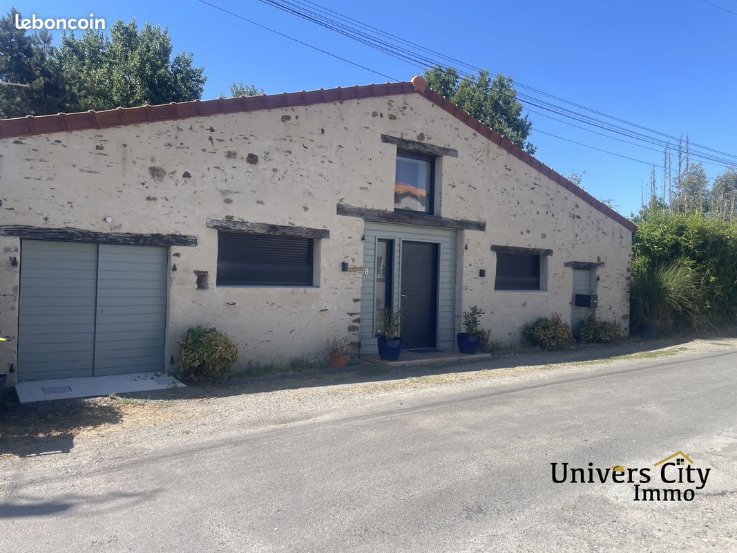 Maison 6 pièces 169 m² · à Saint-Philbert-de-Grand-Lieu · 169 m² · 469 800 €