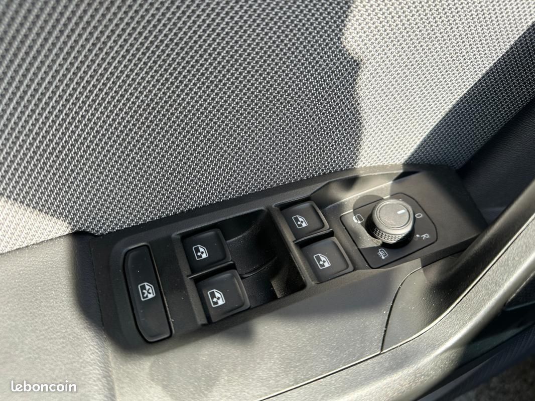 Seat Leon SPORTSTOURER 2.0 TDI 115 BVM6 Business (image 9)