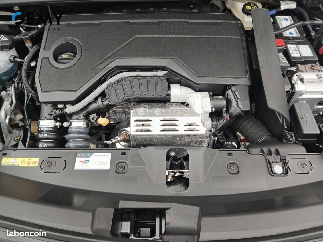 PEUGEOT 2008 Hybrid 145 e-DCS6 Allure (image 12)