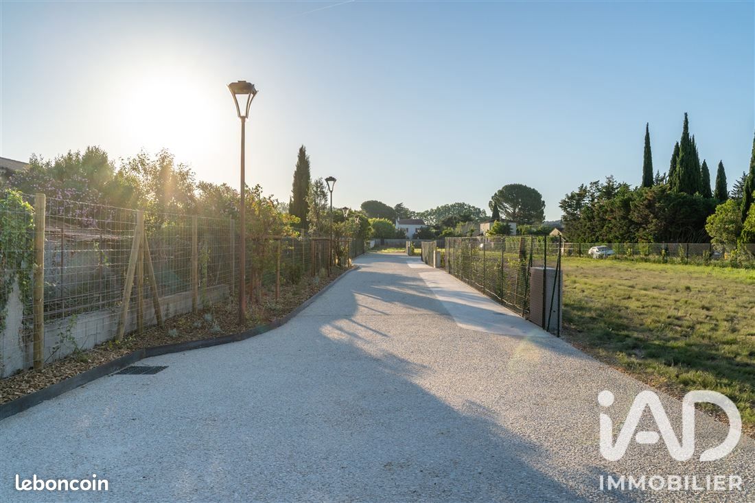 Terrain 600 m² · à Fontvieille · 600 m² · 265 000 €