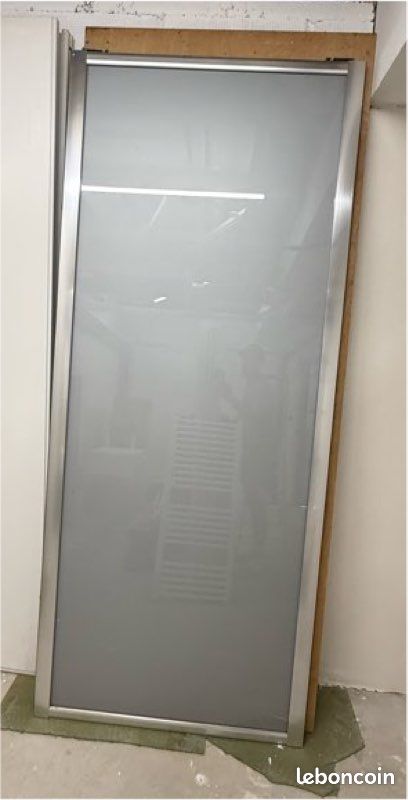 Portes de placard suspendues par le haut (image 1)