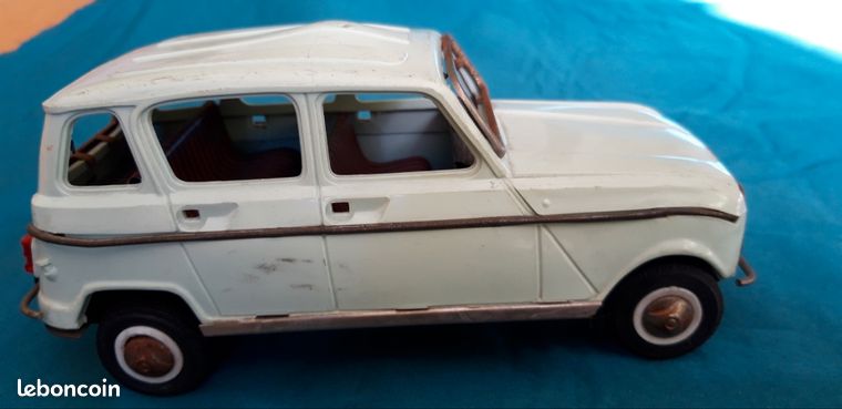 Rare Renault 8 Auto-Ecole neuve en boite d'origine Joustra Rare Renault 8 Auto-Ecole neuve en boite d'origine Joustra