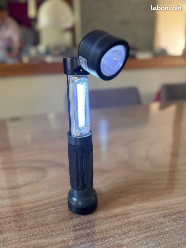 Lampe torche ledmax à leds avec crochet ceinture