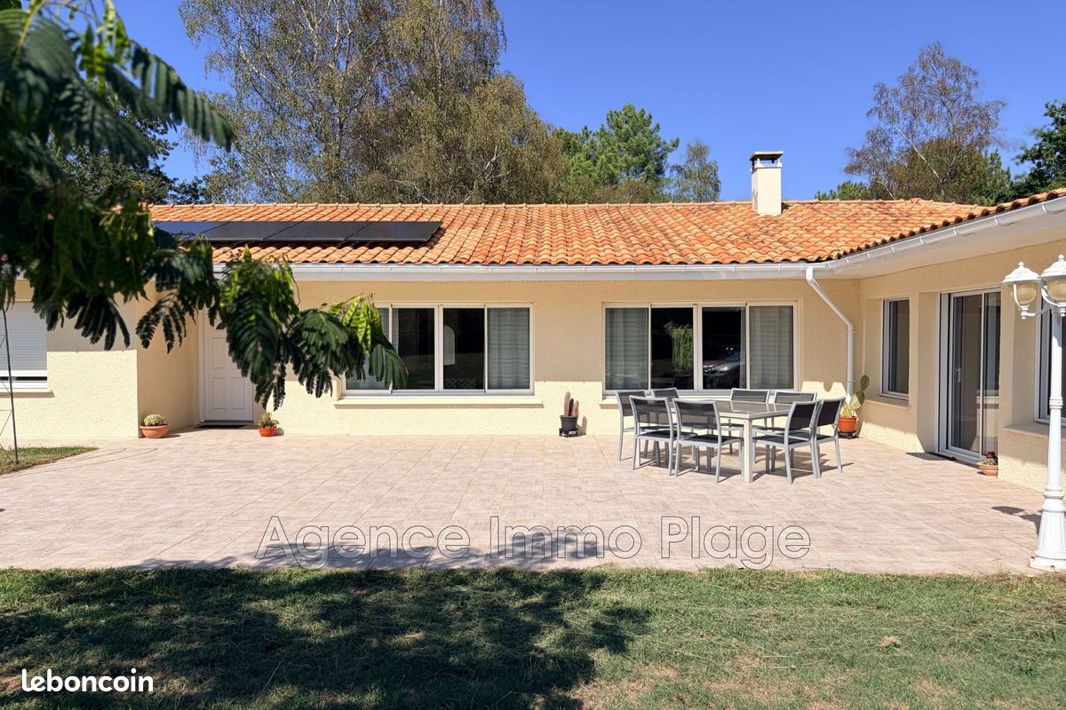 Maison 5 pièces 220 m² · à Saint-Vivien-de-Médoc · 220 m² · 349 800 €