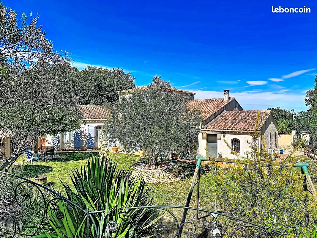 Maison 5 pièces 185 m² · à Rochefort-du-Gard · 185 m² · 599 000 €