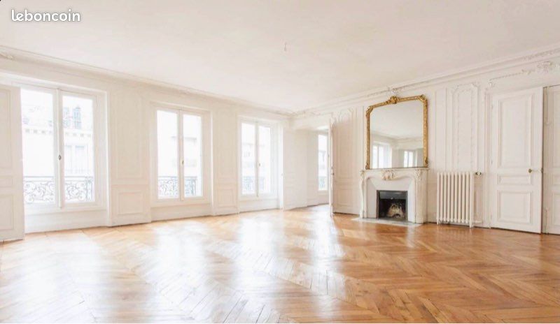 Appartement 8 pièces 256 m² · à Paris · 256 m² · 10 000 €/mois
