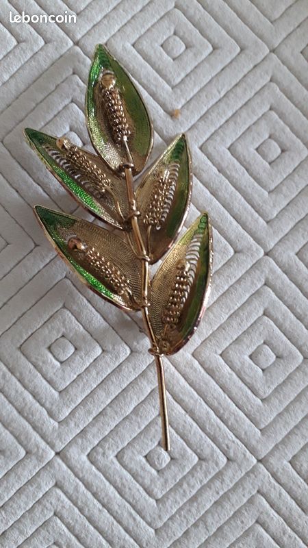 Broche (image 1)