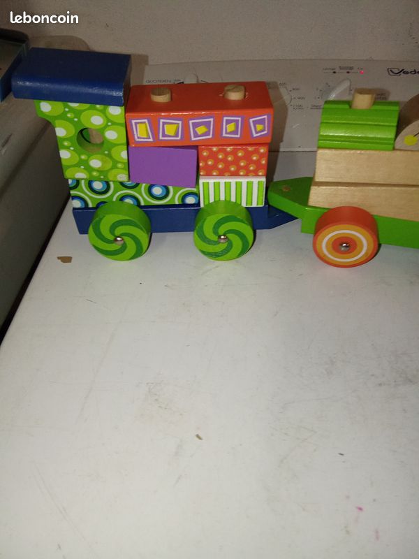Vend 2 petit train en bois avec wagon (image 6)