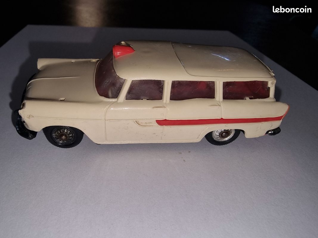 Norev Simca Marly Ambulance Réf. 41, Miniature D'occasion