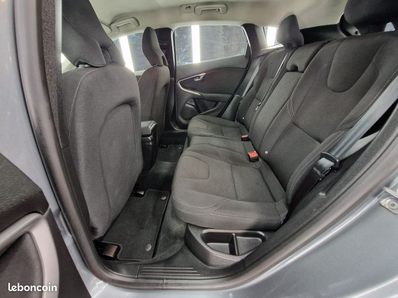 Volvo V40 D2 120CH BVA KINETIC * BLUETOOTH * XENON * RADAR (image 11)