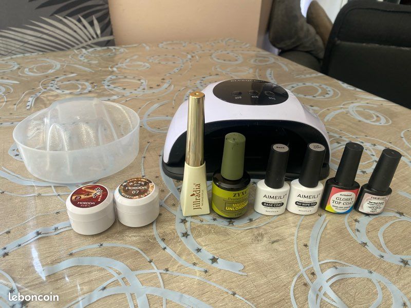 Lampe UV pour ongles en gel (image 1)