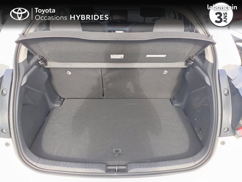 Toyota Yaris 116h Design 5p MY22 (image 10)