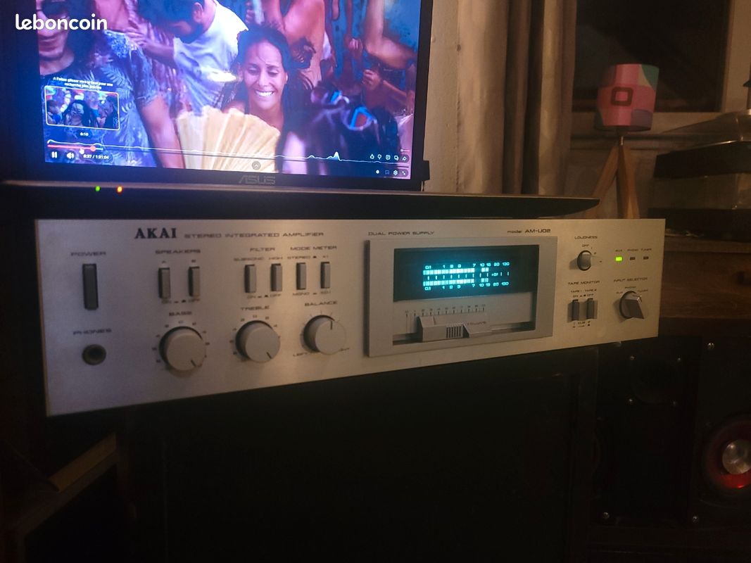 Ampli Stéréo Vintage Akai AM-U02 – À Réviser / Pour Pièces (Pas De Son)