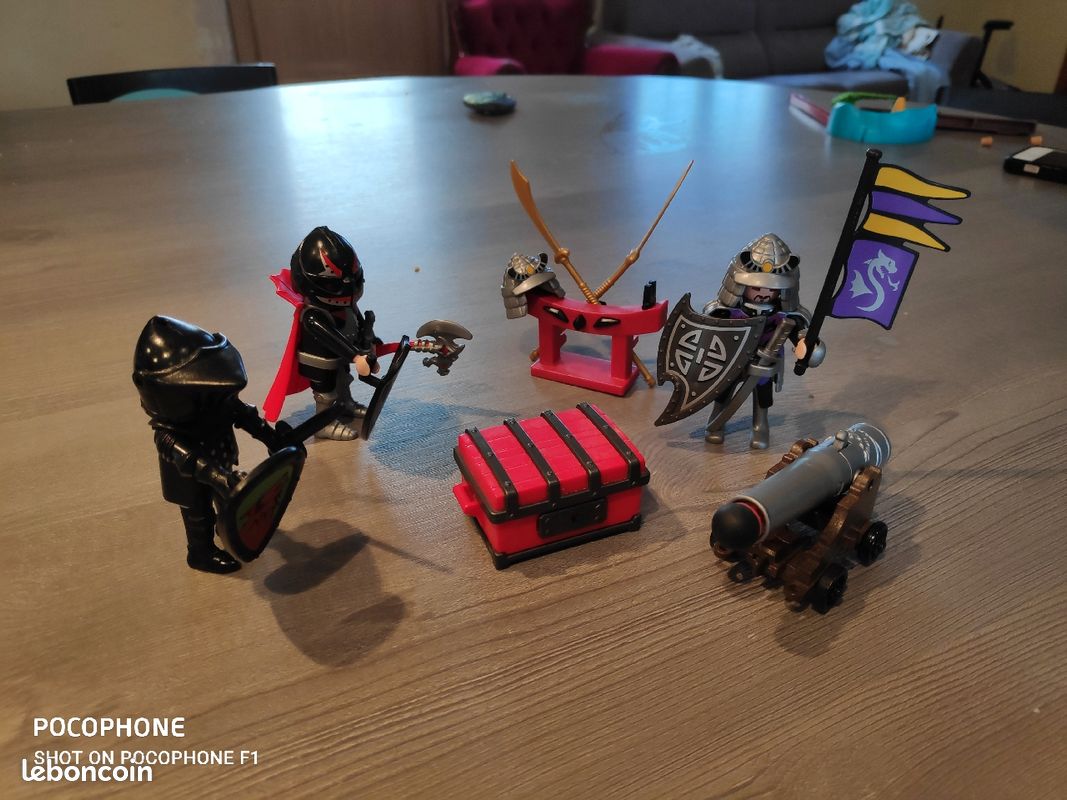 Lot Playmobil Chevaliers (image 1)