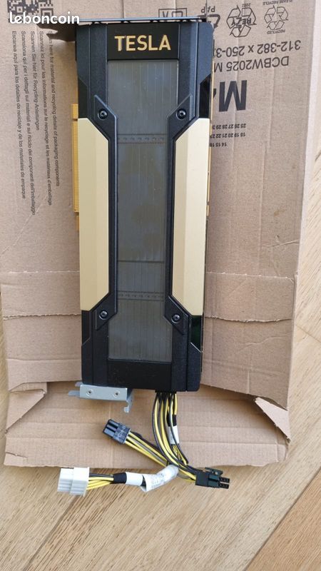 Nvidia Tesla V100 32GB PCIE Graphics Card 699-2G500-0202-460 G (image 1)