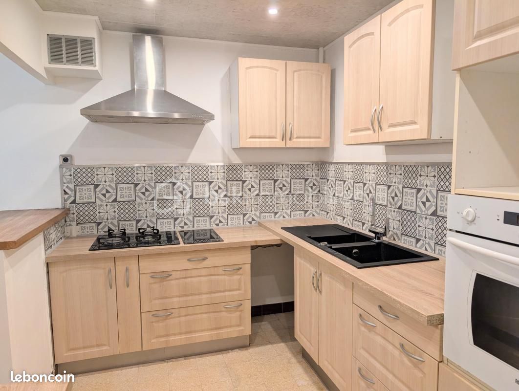 Maison 4 pièces 73 m² · à Roquemaure · 73 m² · 102 000 €