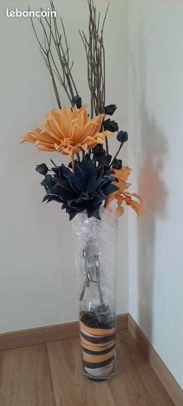 Vase avec beau bouquet artificiel (image 1)