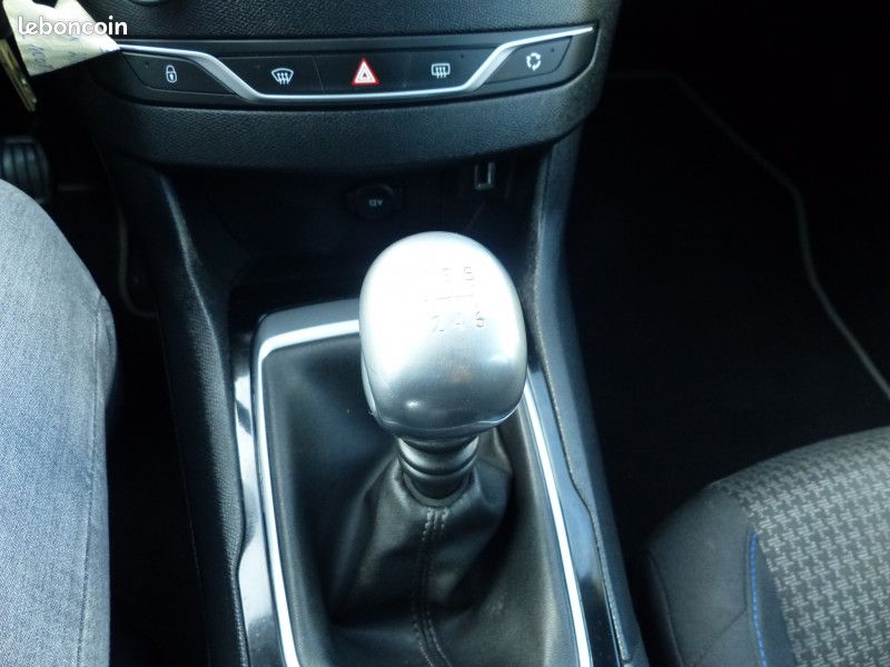 Peugeot 308 1.2 PURETECH 110CH E6.C S&S STYLE (image 18)