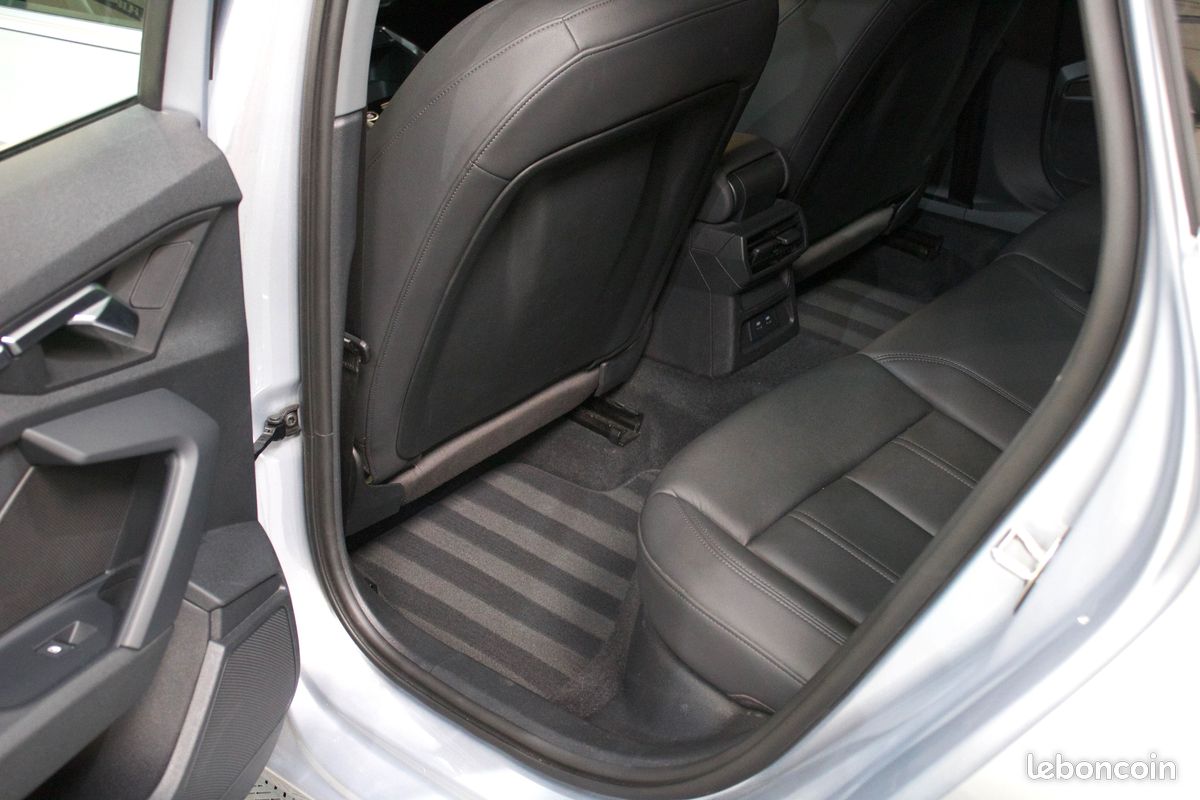 AUDI A3 IV Sportback 35 tfsi 150 DESIGN LUXE S Tronic 7 (image 13)
