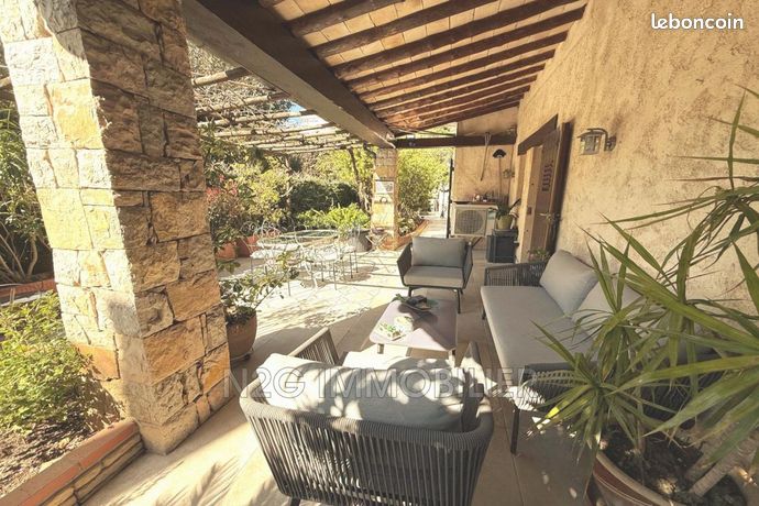 Villa 4 pièces 177 m²