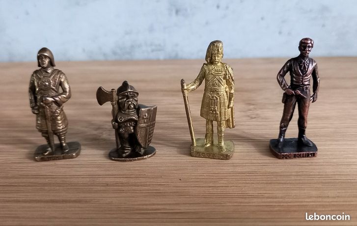 7 Soldats De Plomb écossais – Infanterie, 60mm (1/32), Signés Sous Le Socle
