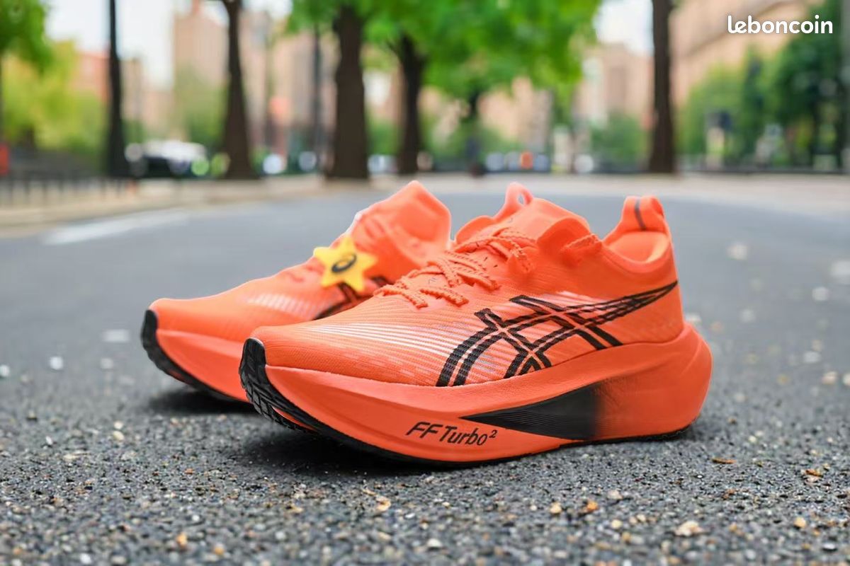 Asics Megablast Ekiden FF Turbo 2 Vert (image 1)