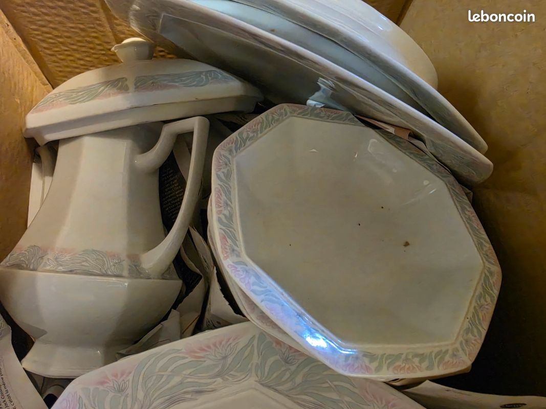 Service de table en porcelaine Chastagner Limoges (image 2)