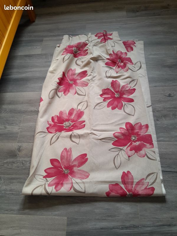 Double Rideau Occultant Fleuri - Écru à Motifs Verts/Roses - 93x134cm X2 Panneaux + Anneaux - Occasion Très Bon État
