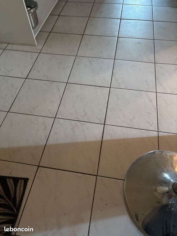 Appartement 4 pièces 90 m² · à Meyrannes · 90 m² · 700 €