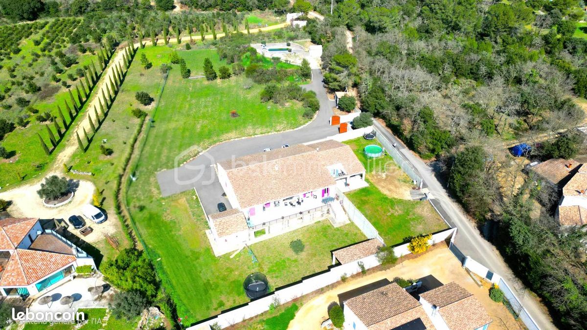Maison 12 pièces 390 m² · à Mondragon · 390 m² · 895 000 €