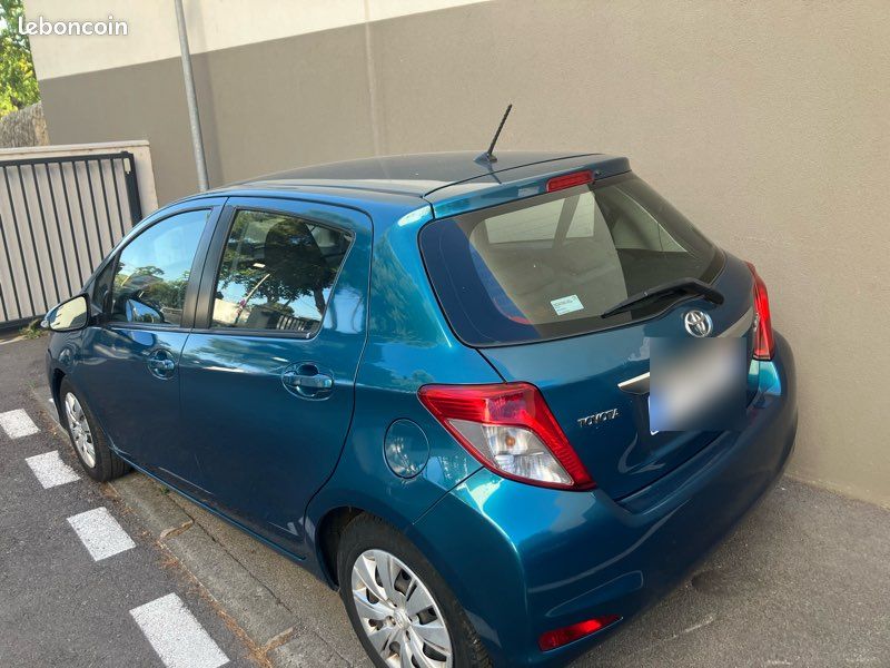 Vends YARIS III 1.3 VVTI 100 CH STYLE (image 2)