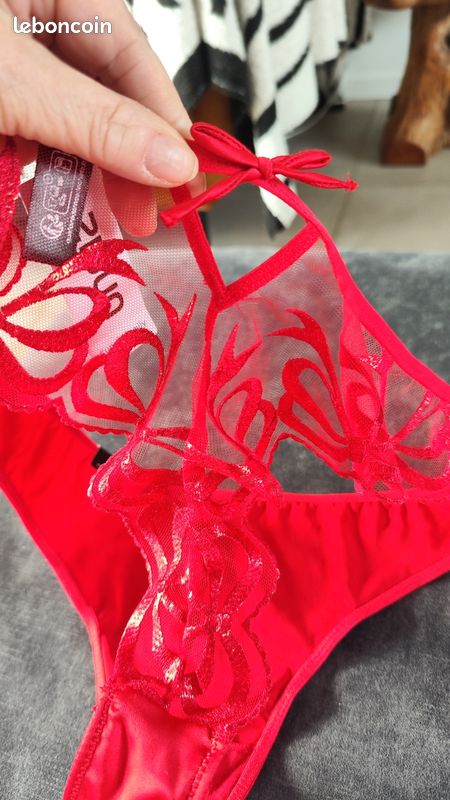 String Rouge Avec Bordure Lurex Richard Fhal Paris - Tailles 40/42 - Fabrication Française - Neuf Avec étiquettes