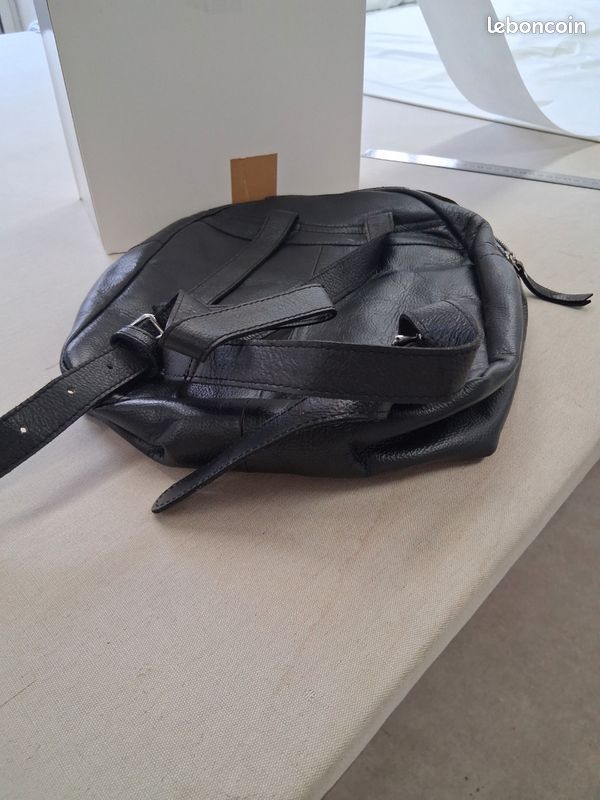 Sac a dos en cuir (image 4)