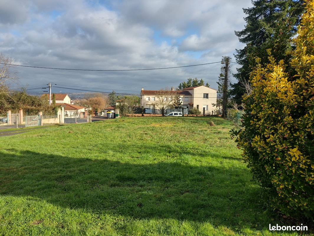 Terrain constructible plat 400 m² Albi – 39 000 · 39 000 €