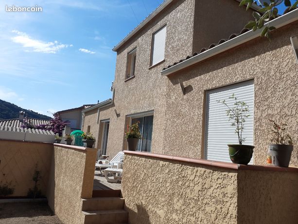 Villa 4 faces T5 avec piscine et dépendance