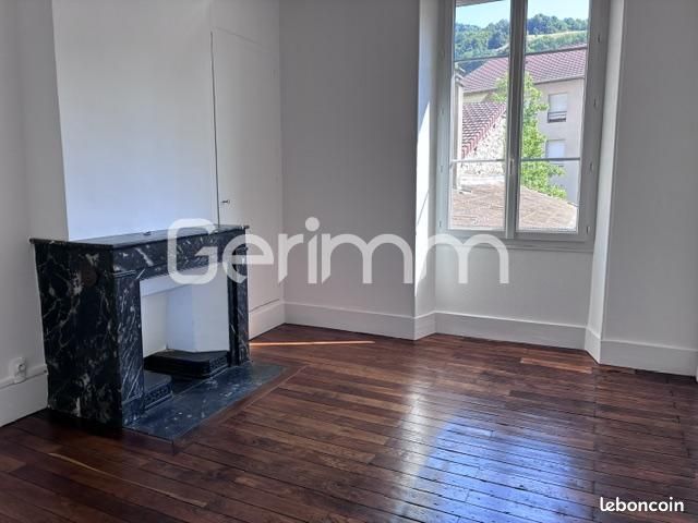 Appartement 4 pièces 117 m² · à Voiron · 117 m² · 915 €/mois