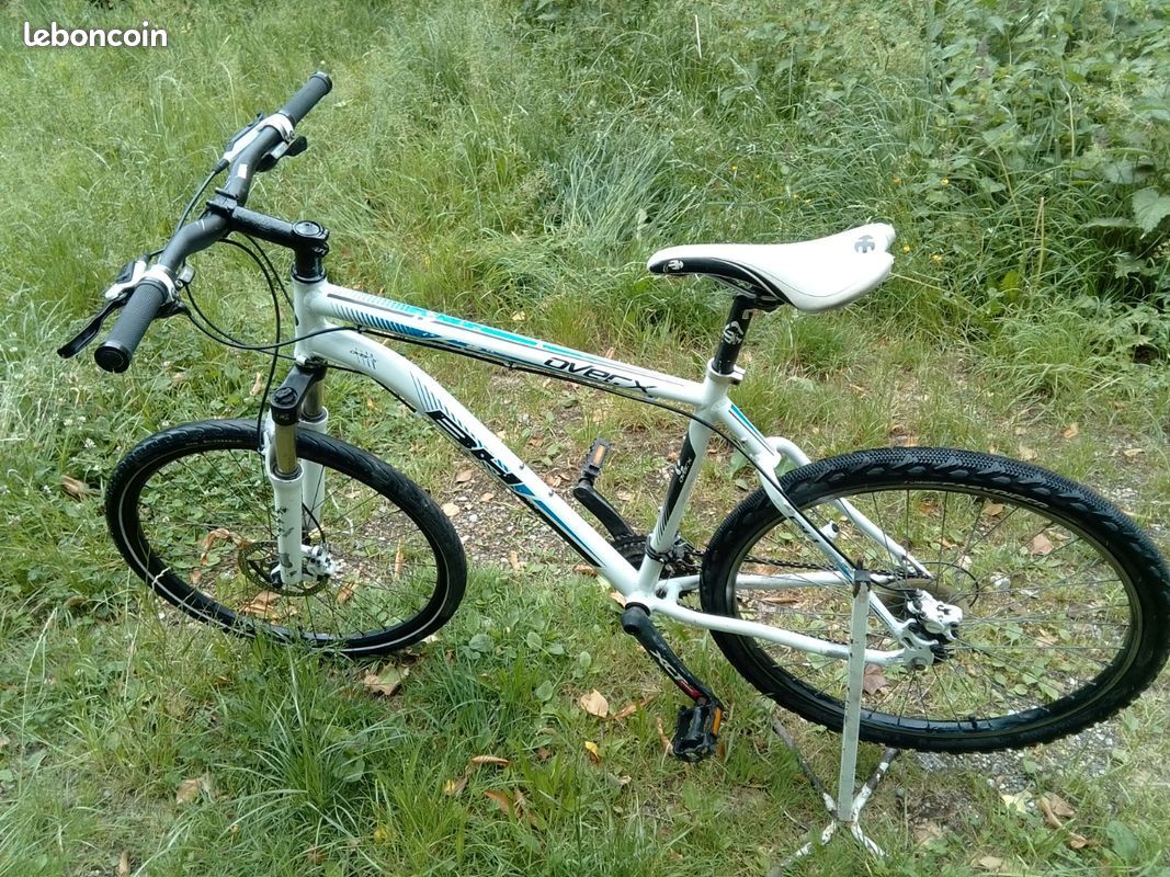 VTT BH en aluminium blanc, équipé de freins hydrauliques et d'une transmission 3 plateaux 9 vitesses Shimano Alivio. 27 vitesses au total (image 10)