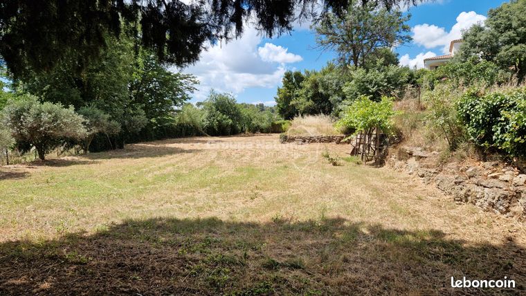 Terrain 743 m² SAINT CHAMAS