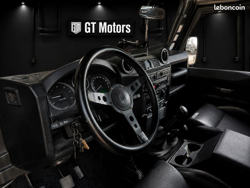 Land-rover DEFENDER 110 CREW CAB SE (image 9)