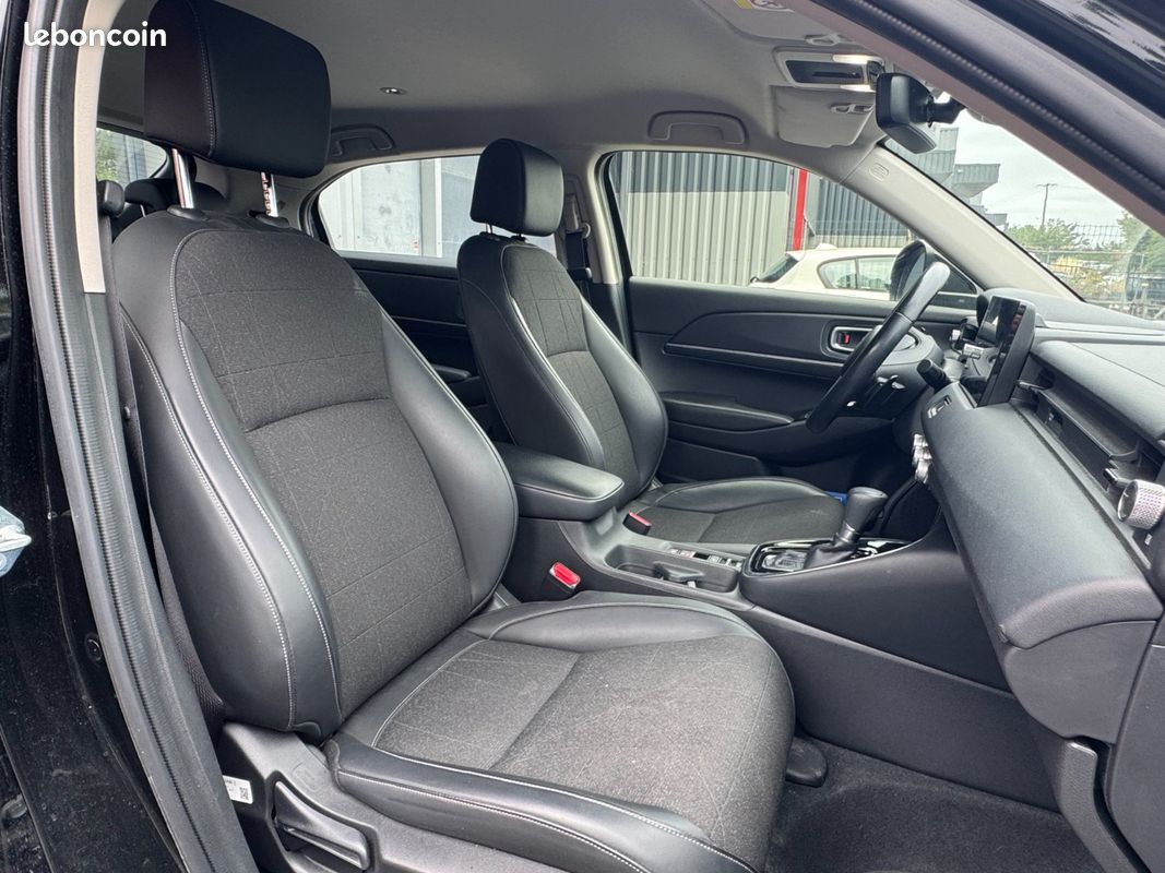 HONDA HR-V E:HEV 1.5 i-MMD Advance ENTRETIEN COMPLET HONDA/ CAMERA DE RECUL/ SIEGES ET VOLANT CHAUFFANTS/ APPLE CAR P (image 12)