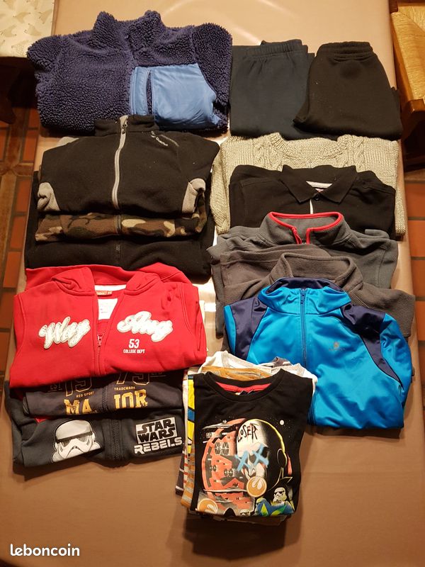 Lot vêtements (22) pour garçon 10 ans (image 1)