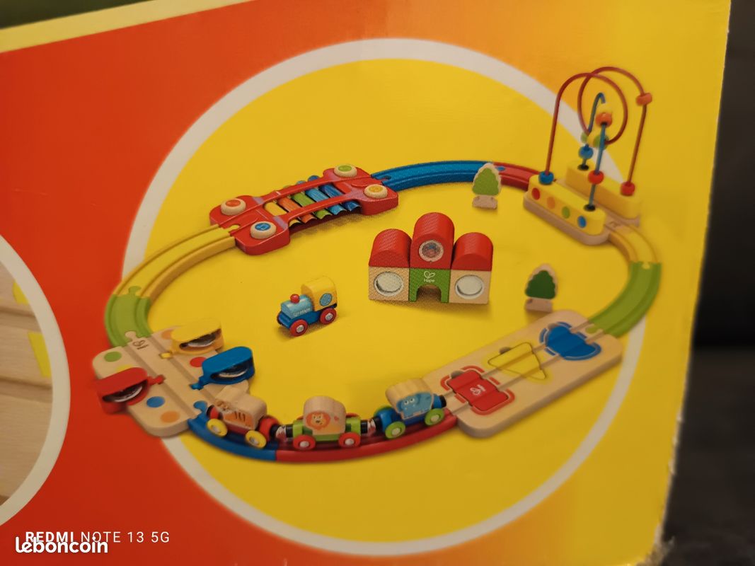 Train en bois Hape Jeux Jouets